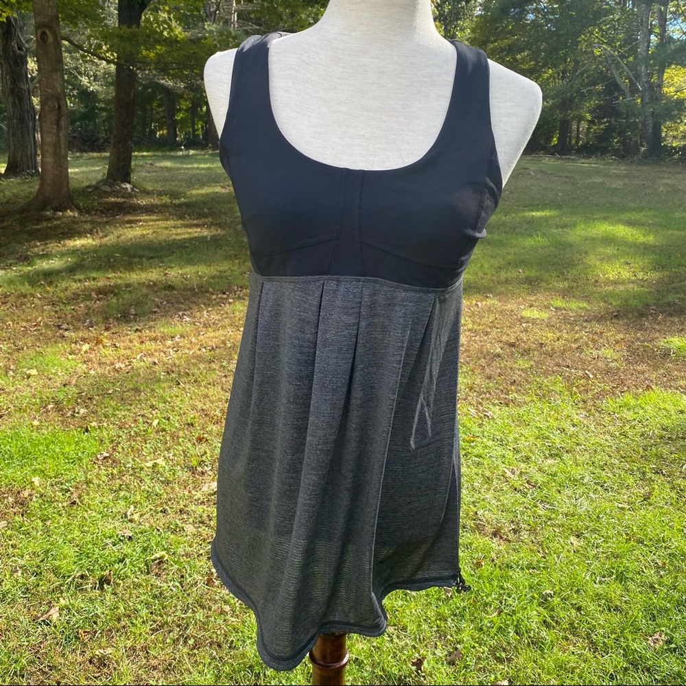 LULULEMON TOP TANK BABYDOLL TUNIC BLACK SHELF BRA GRAY SIZE 10 ACTIVE FITNESS